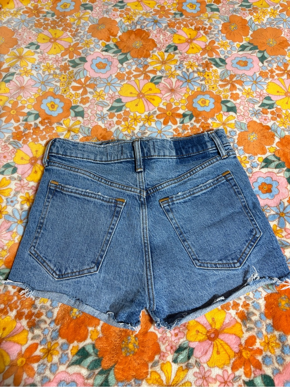 Abercrombie and Fitch Women’s Distressed High-Waist Denim Shorts - Blue - Picture 3 of 3